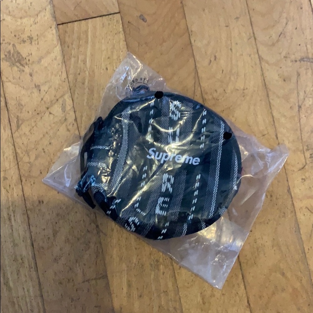 Supreme Coin Pouch